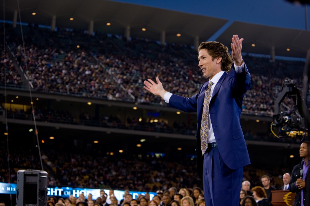 261840-Joel_Osteen_at_Dodger_Stadium